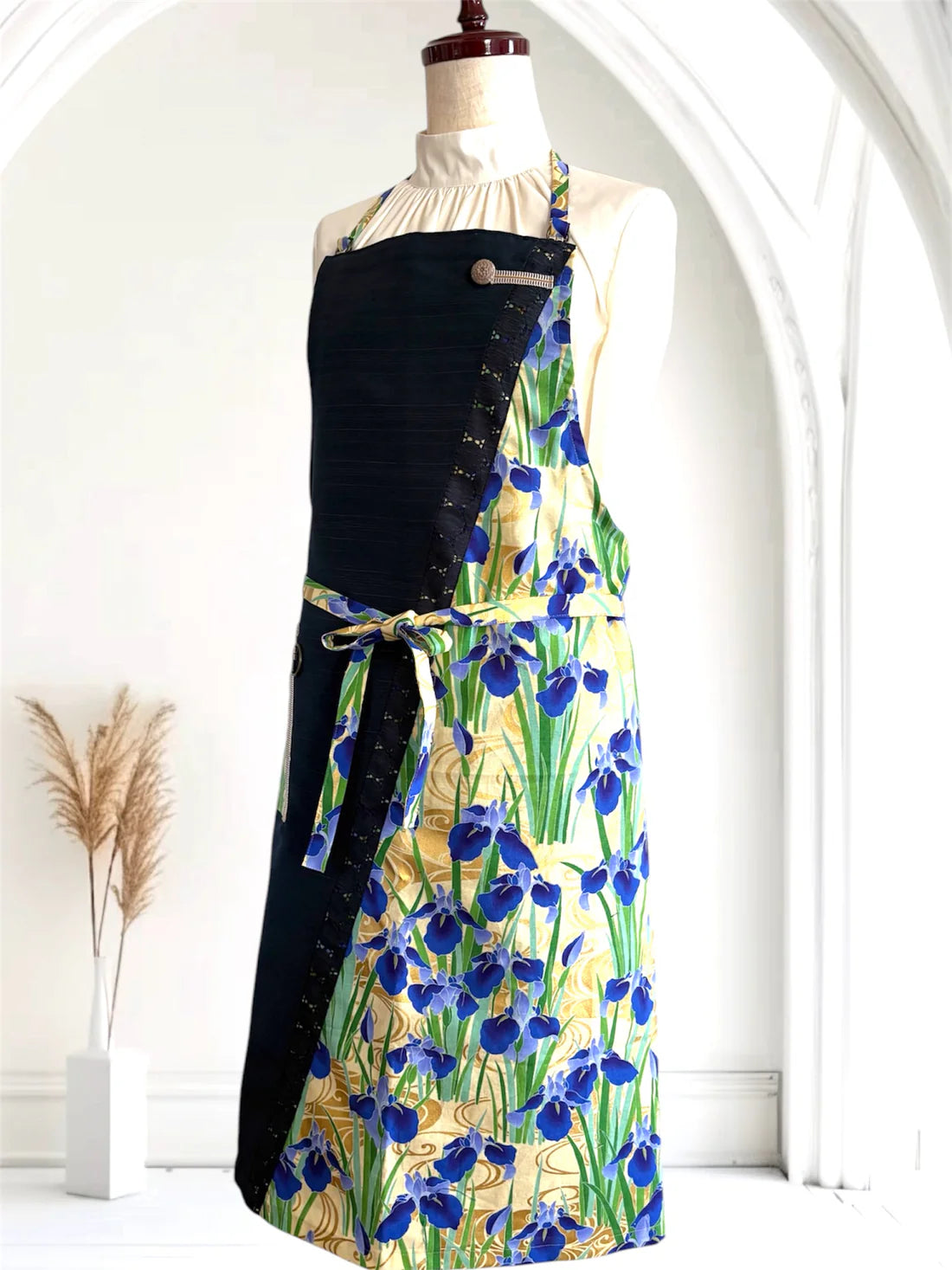 Nurengane Japanese modern apron Tsumugi cloth Cotton material print